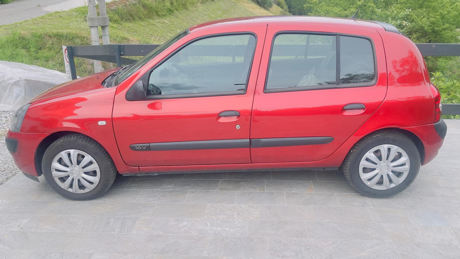 Renault Clio 1.2 Petrol (2005)